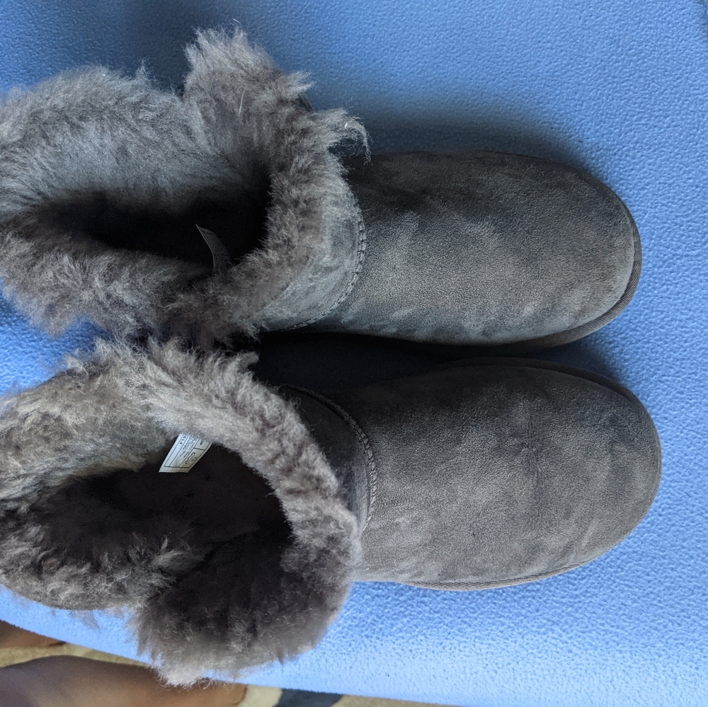 Ugg boots - Picture 2 of 5
